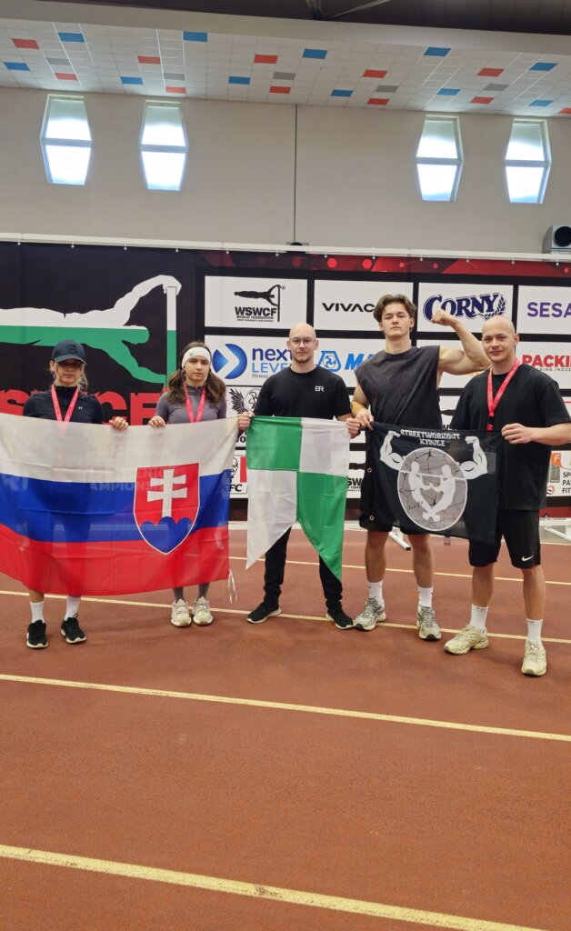 Reprezentácia z Čadce zľava Tamara, Lara Pajonkové, Dominik Klimek, Kristián Nečeda a Matej Klimek